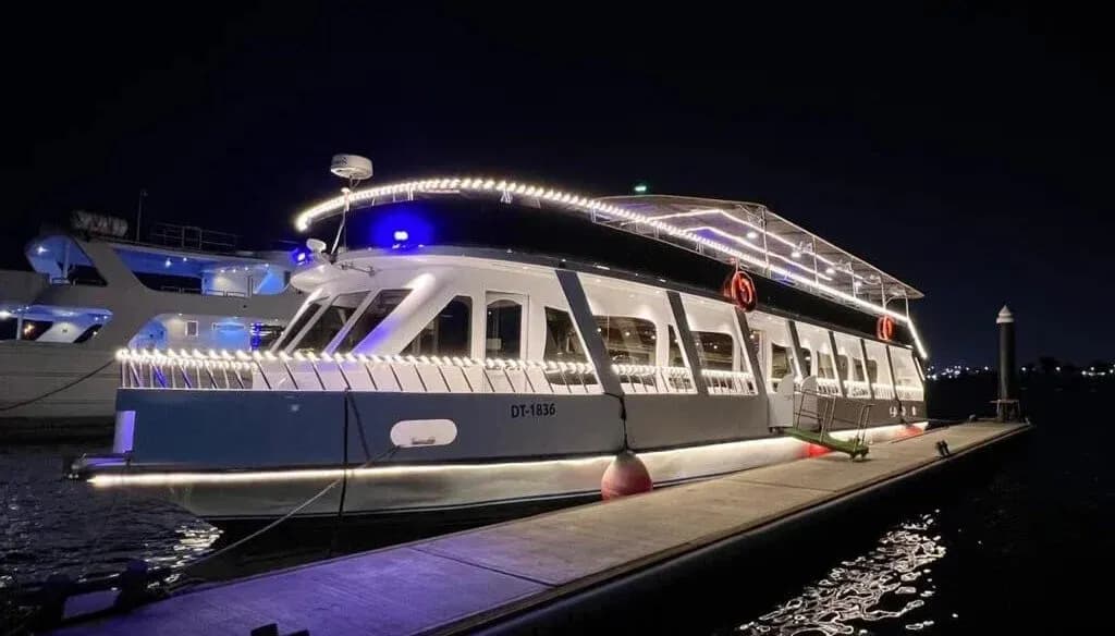 dubai-canal-dhow-cruise